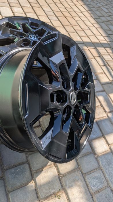 6 114,3 R 18 Оригінальні диски Nissan Navara D 23 2019 року