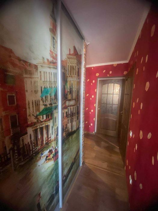 Центр, вул. Покровька, медичний центр Асклепій