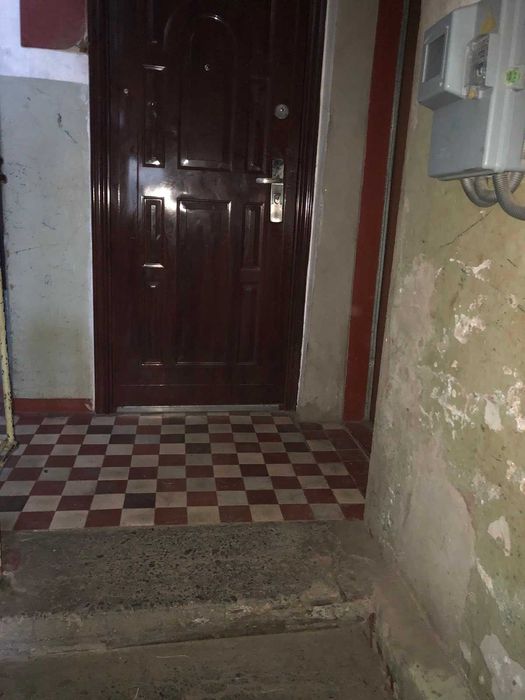 ПРОДАМ 1 комн. квартиру в п. Эсхар, центр,