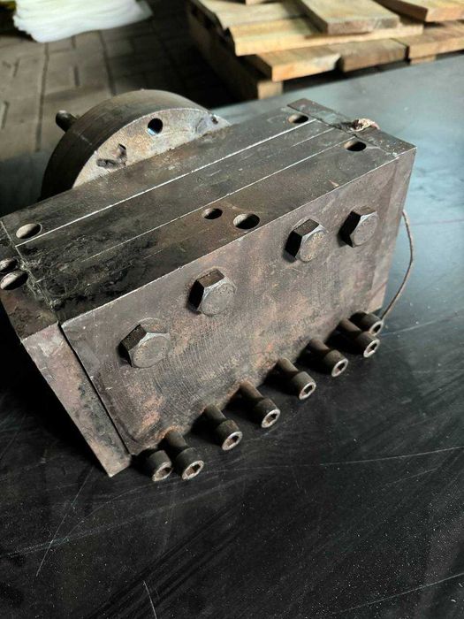 Агрегат для производства пластиковой вощины