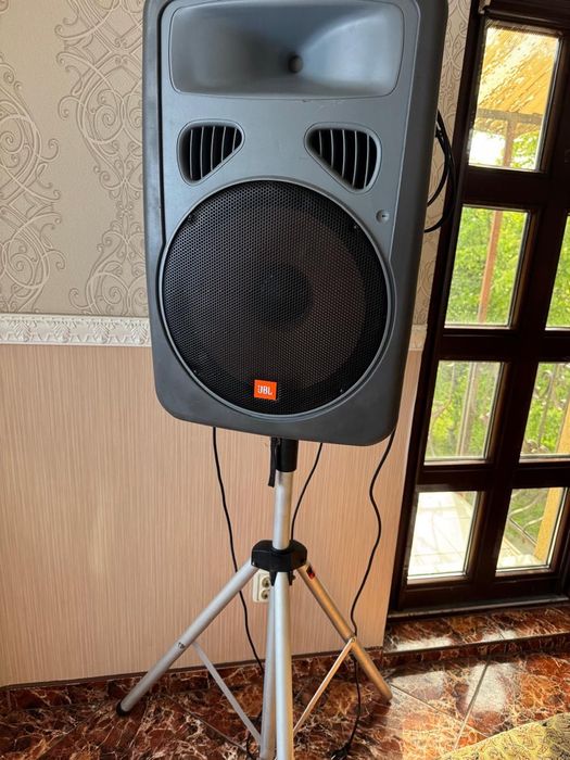 Продам активні колонки JBL