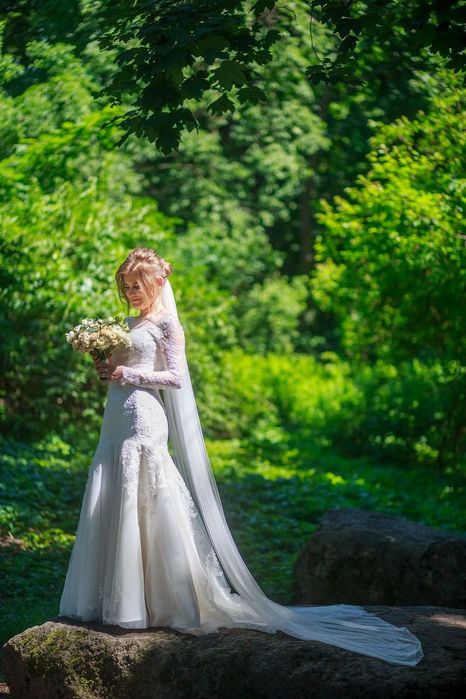 Весільна сукня шлейфова