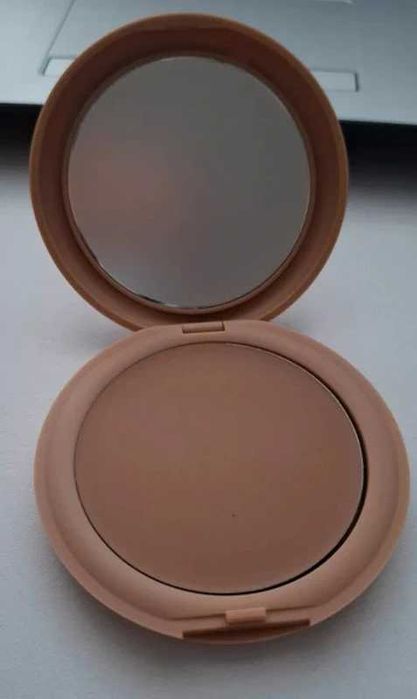 Bronzer do makijażu