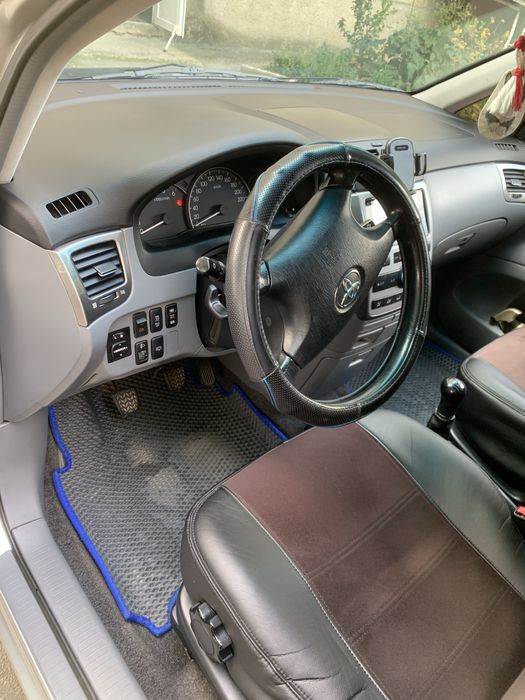 Тойота Авенсіс Версо / Toyota Avensis Verso