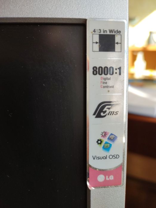 Монитор LG Flatron W1942TT в идеальном состоянии