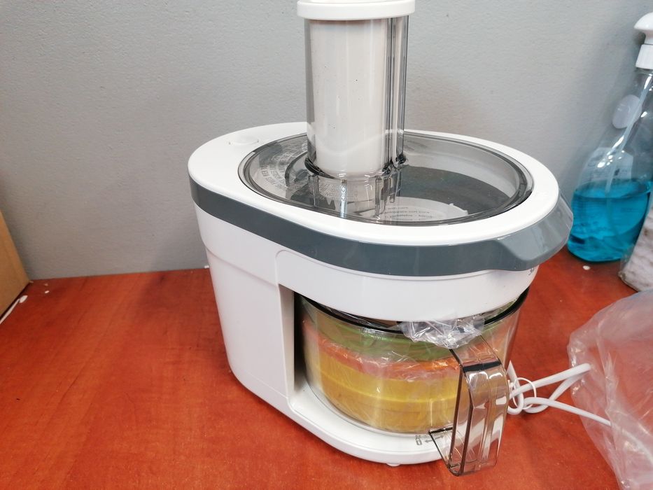 Elektryczna tarka do warzyw z krajalnica