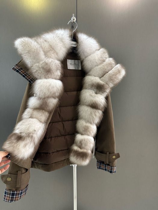 Куртка, парка з натуральним хутром (с натуральныим мехом) MaxMara