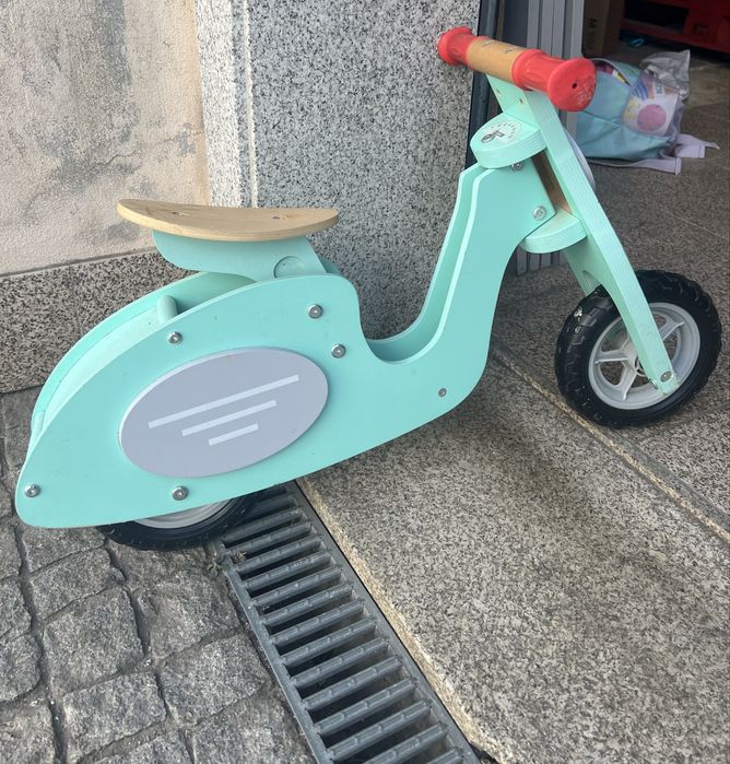 Bicicleta de madeira