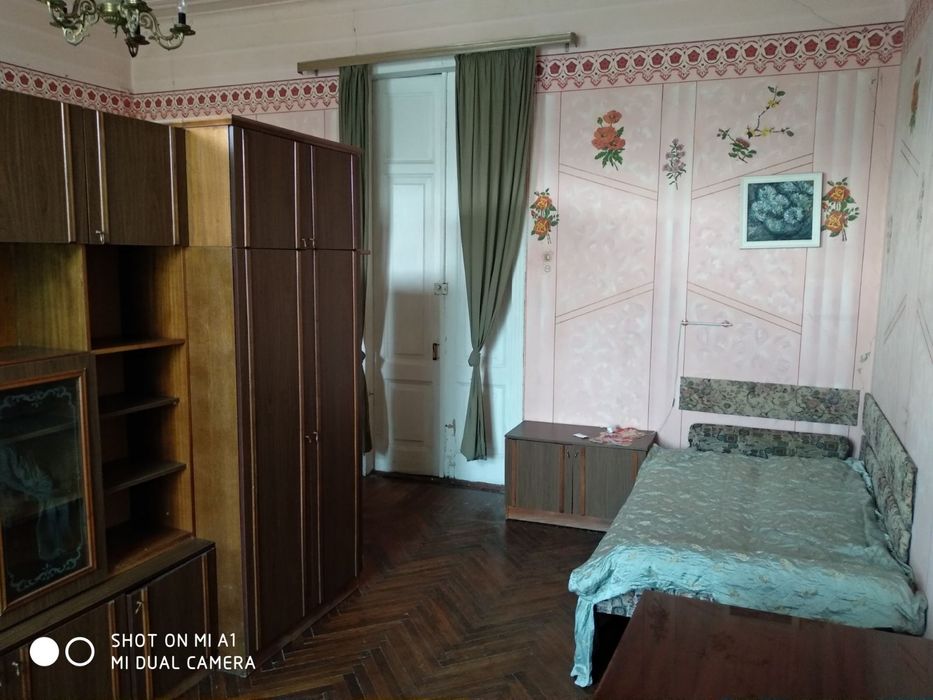 Продам! Комнату! 29 м2  ул.Гарета Джонса ( Спартака) 10 м.Защитников У