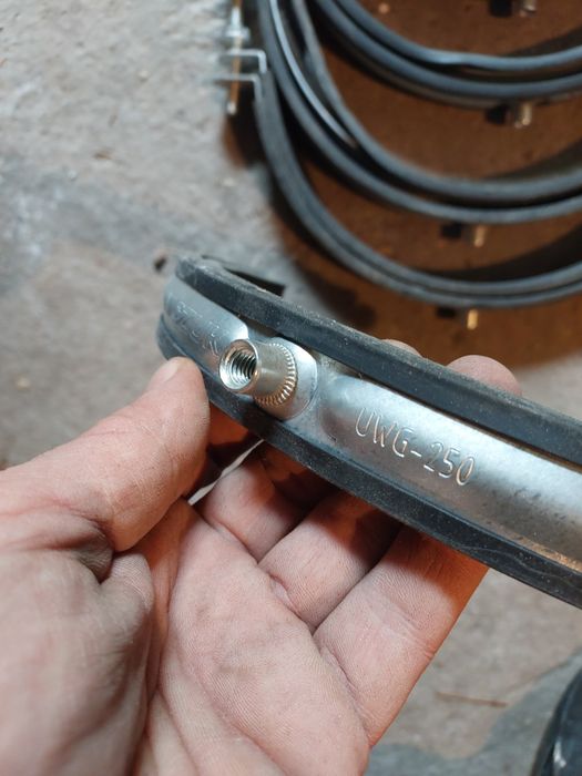 OBEJMA DO RUR SPIRO 250 z uszczelką Niczuk uwg-250