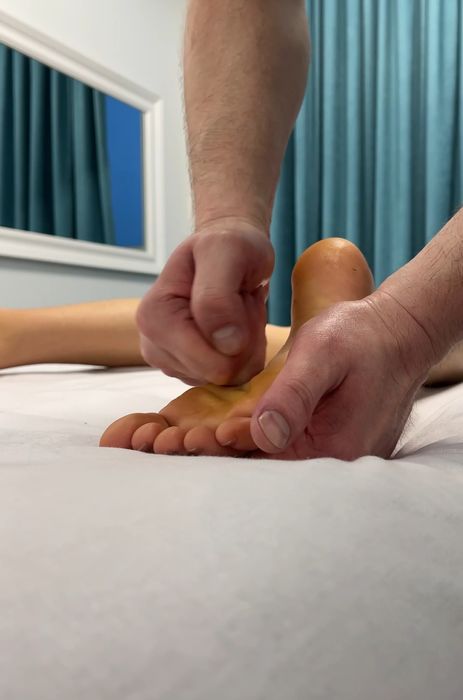 Професійний масаж Київ виїзд додому. Professional massage Kyiv outcall