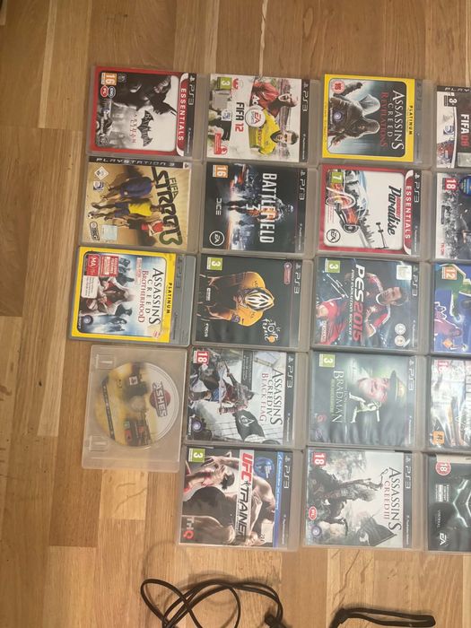 Play station PS3 Slim konsola, kable, 30+ gier, 2pady, 2 PS MOVE kamerka