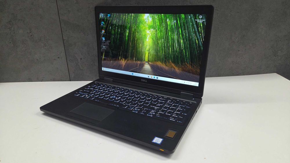 Dell Latitude 5591 i5 8300H DOTYK ram 8GB dysk 256SSD Laptop HDMI IPS