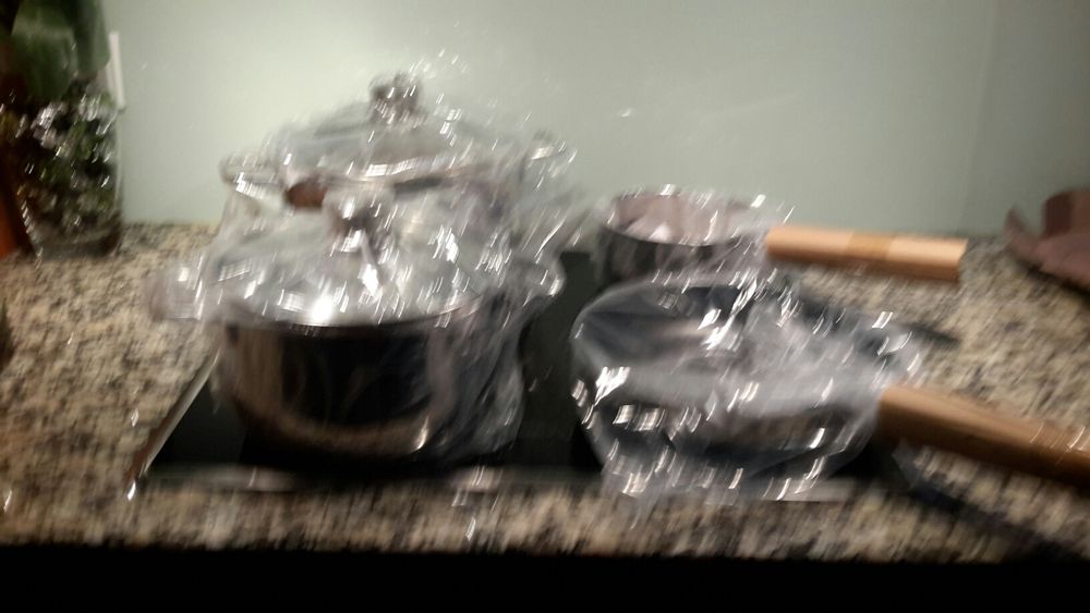 Conjunto de panelas novas para indução