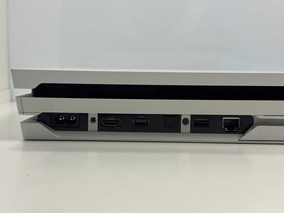 Konsola PlayStation 4 Pro 1TB CUH-7216B Biała