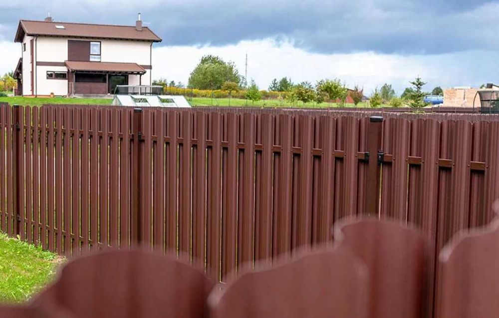 Tanie i Trwałe Sztachety - Metalowe Szybka realizacja