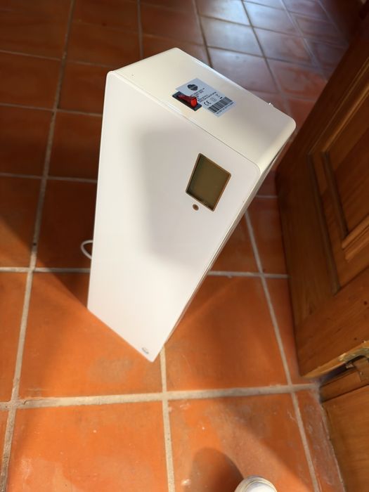 3 aquecedores de parede Equation KPT-2000C