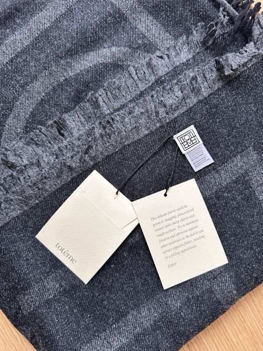 Cachecóis  Toteme 88% lã 15% caxemira