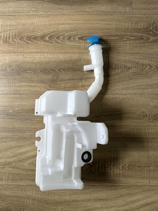 Audi Q3 2011-2018 бачок омивача