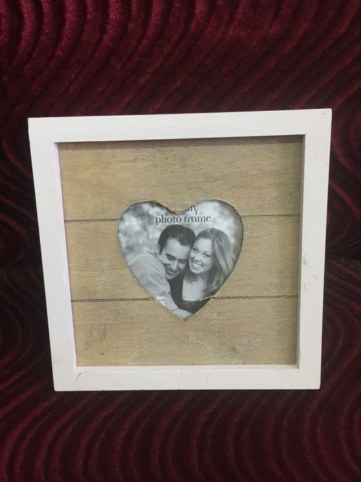 дерев'яна  квадратна, цікава, рамочка для фотографії