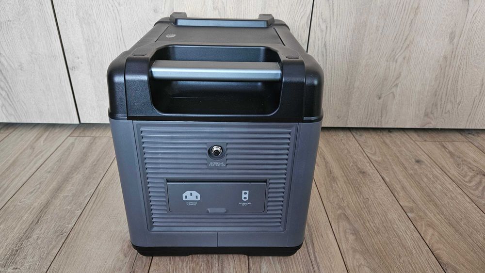 Зарядна станція OUKITEL P2001E Plus