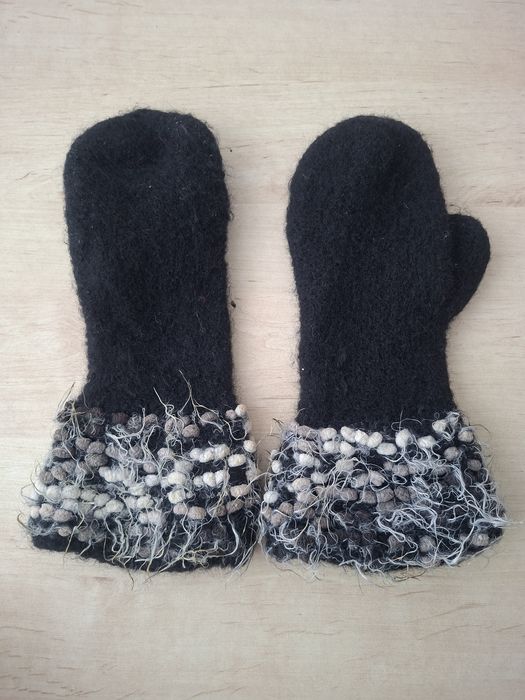 Ciepłe wełniane rękawiczki filcowane handmade