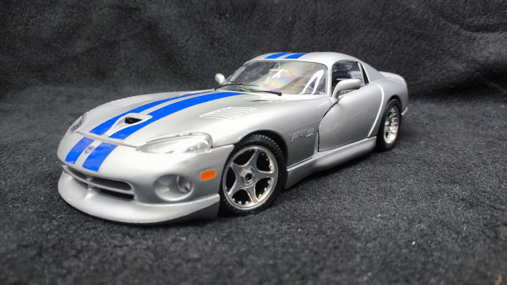 Модель авто 1.18 Dodge Viper GTS Coupe Grey (Bburago made in Italy)