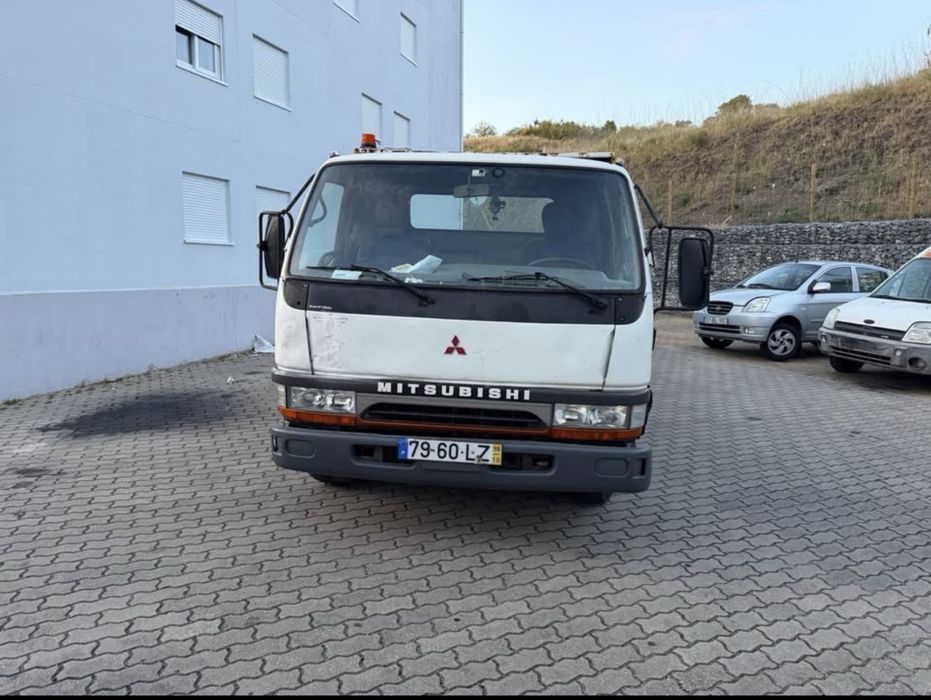Mitsubishi canter 649 ano 98 3.9 (Pronto socorro)Nao aceitos trocas só venda !