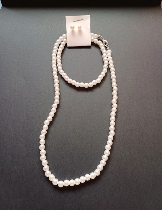 Colar de pérolas. Novos.
Cada 5€