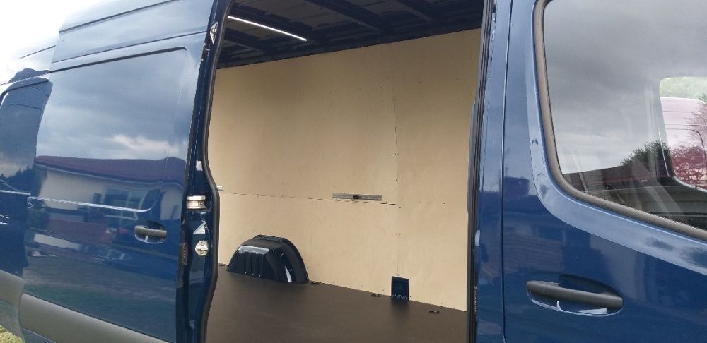 Zabudowa busa Mercedes Sprinter, podłoga, ścianki boczne, nadkola