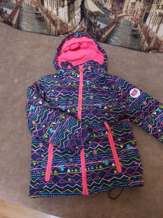 Продам детские куртки