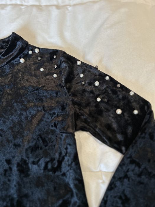 Vestido veludo com pérolas