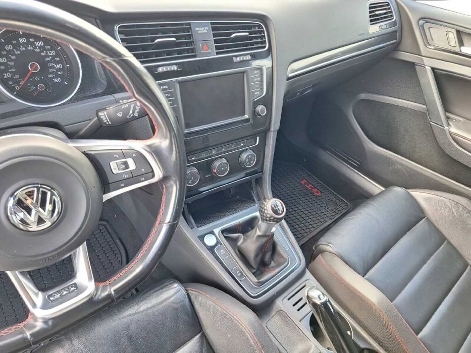 Volkswagen Golf GTI      2016