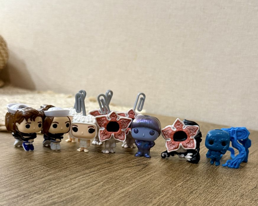 Фігурки Дуже дивні дива Kinder joy ОСД