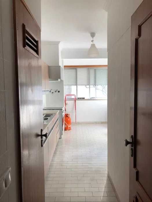 Quarto de casal - Portela de Sacavém sem caução