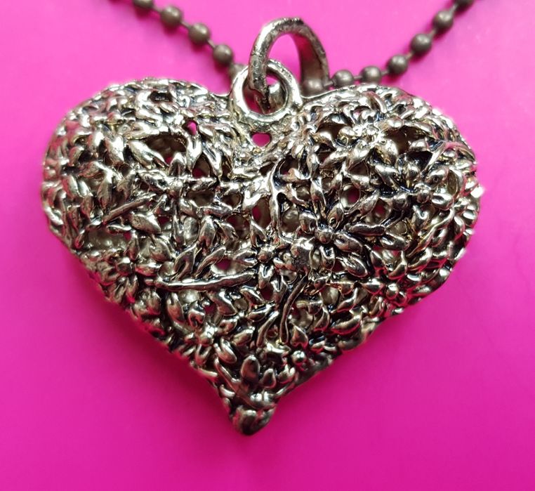 Бижутерия. Цепочка с кулоном, подвеской в виде сердца Сережки серьги