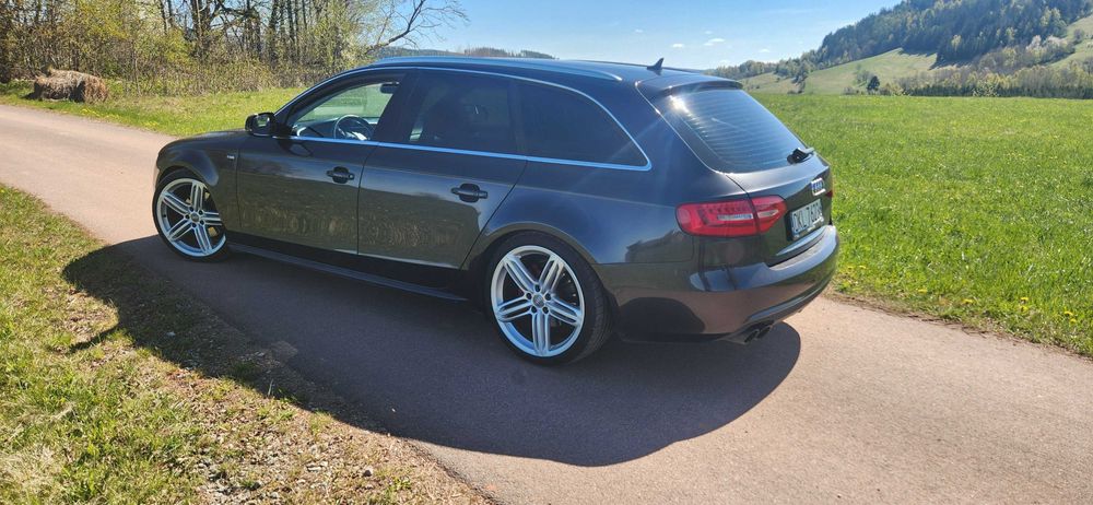 Audi a4 b8 2.0 tdi S-line