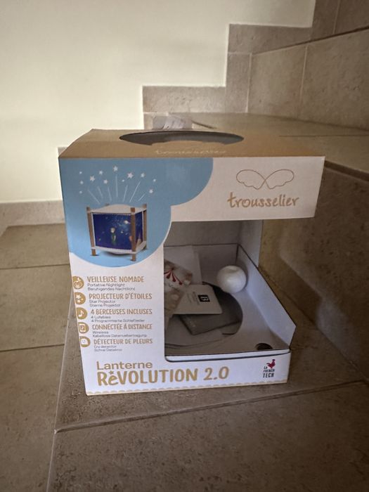 Candeeiro projetor noturno de bebé com música