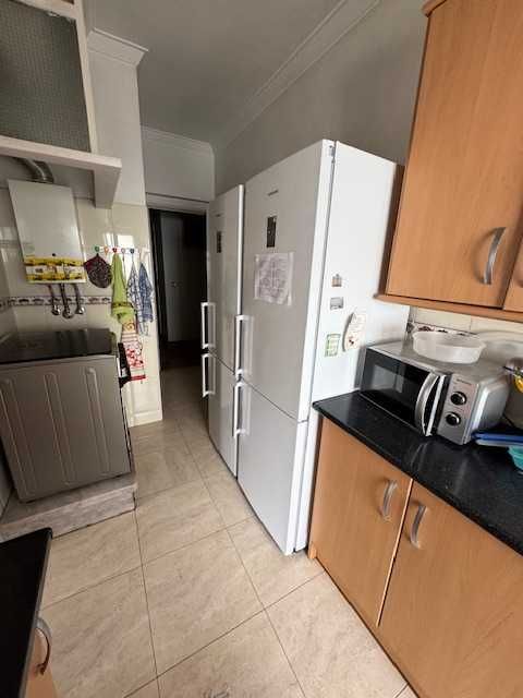 Quarto individual com varanda, Lisboa, Lumiar, para estudante