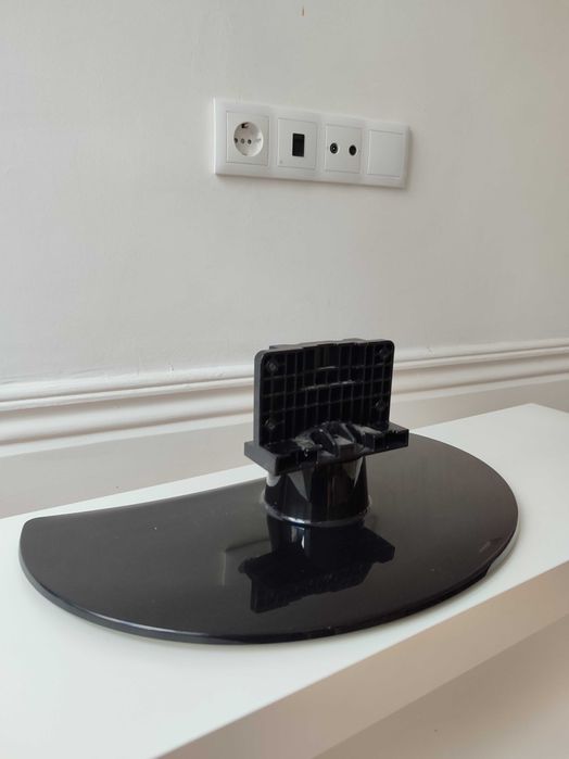 LG 32" com comando, e móvel