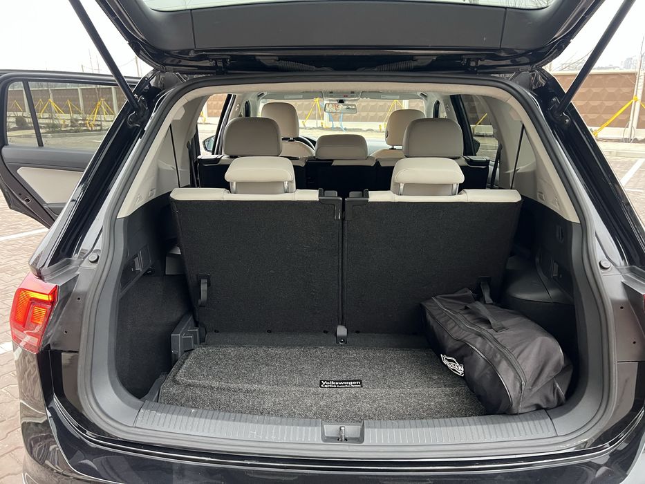 VW Volkswaget Tiguan  SE Allspace Шкіра/підігріви /Carplay /Android Au
