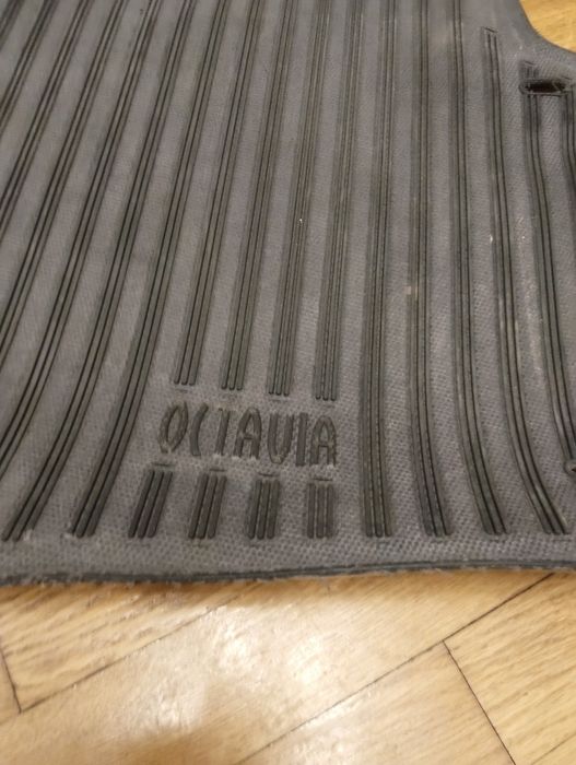 Коврик в багажник Октавія а5