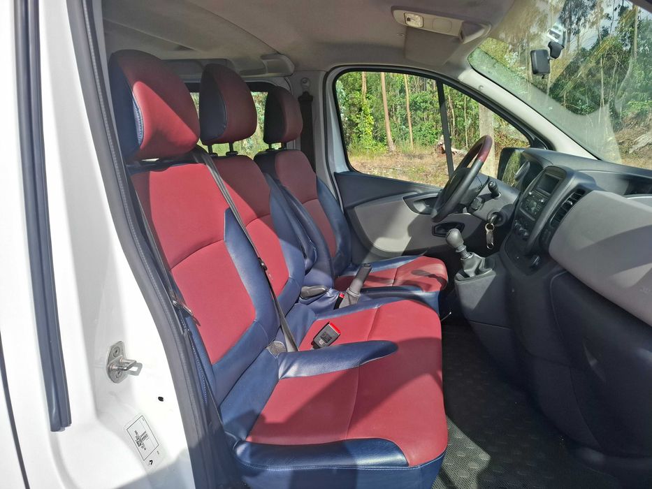 Renault Trafic 1.6 Dci Longa 9 Lugares  (COM IVA DEDUTIVEL INCLUIDO) de 2015