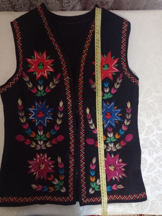 Продам жіночу  жилетку/безрукавку