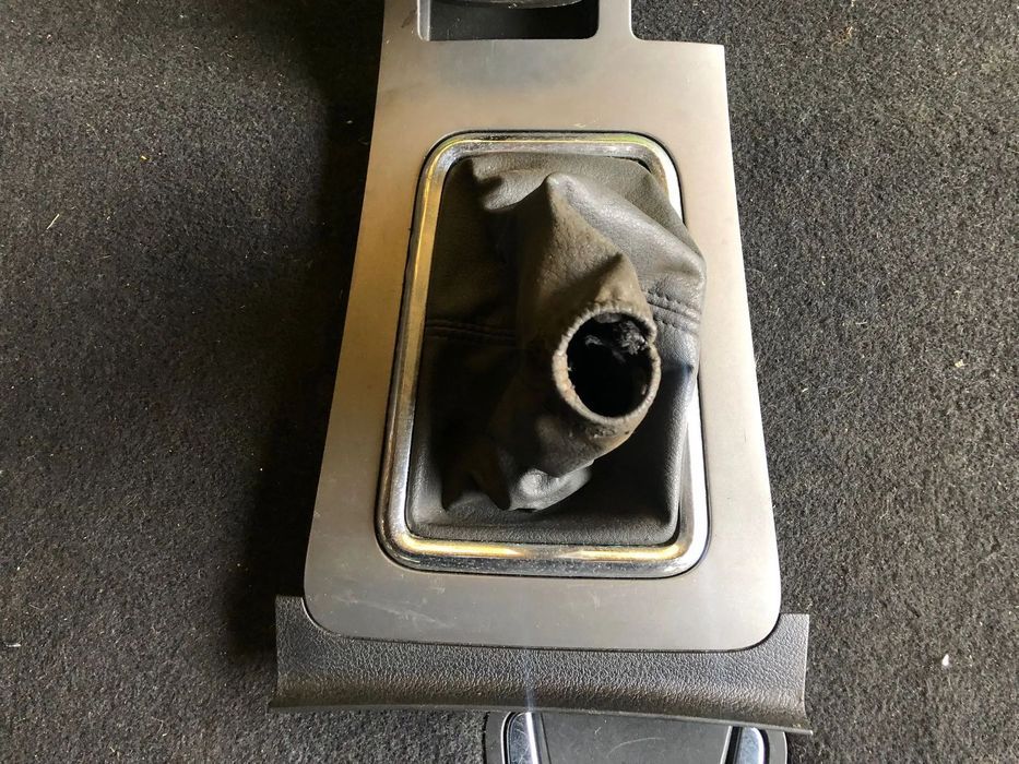 PEUGEOT 407 PLASTICO CONSOLA PORTA COPOS - Z375