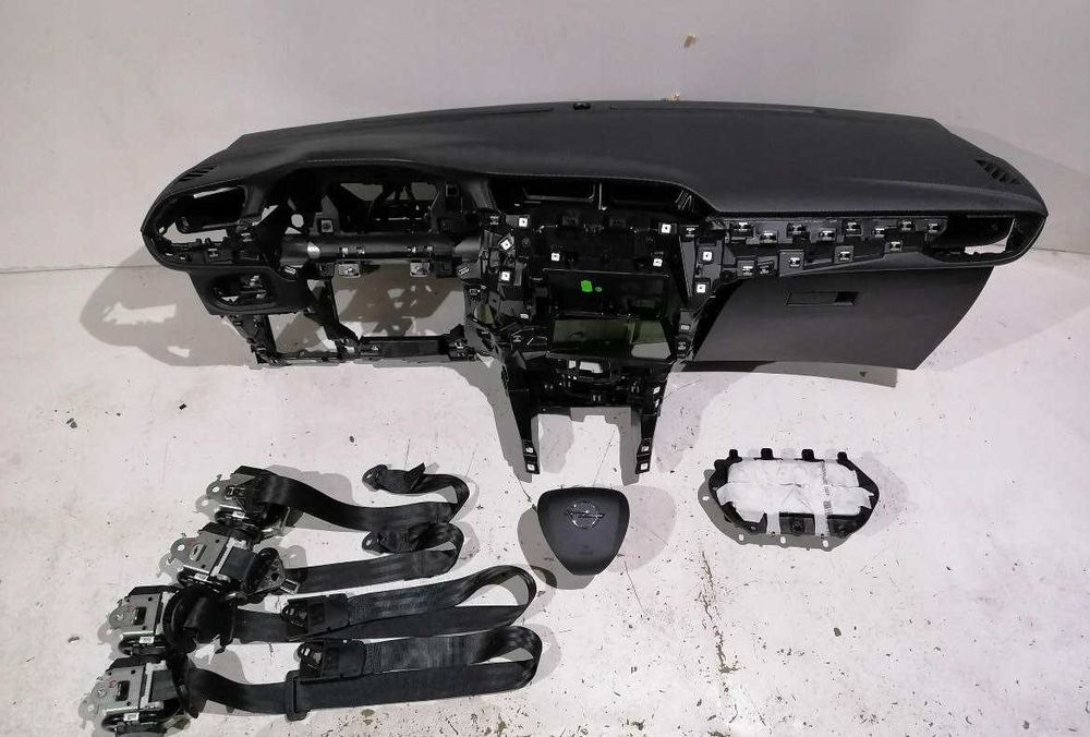Opel Corsa F Airbags, Tablier, Cintos de Segurança e Kit de Airbags
