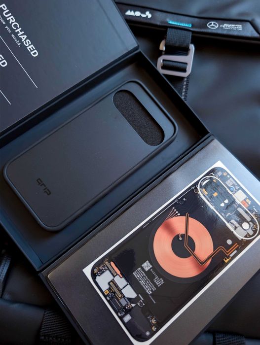 Премиальный чехол "Dbrand" GRIP для Pixel 9 / 9 Pro + стильный скин