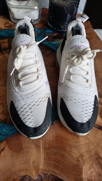 Buty sportowe firmy NIKE model 720 air