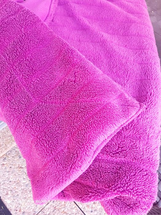 Manta quentinha  na  cor rosa com 1,20x1.80