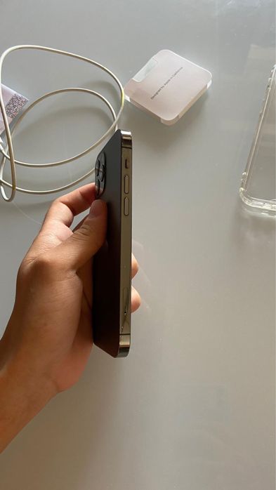 iPhone 12 Pro, em perfeitas condições
